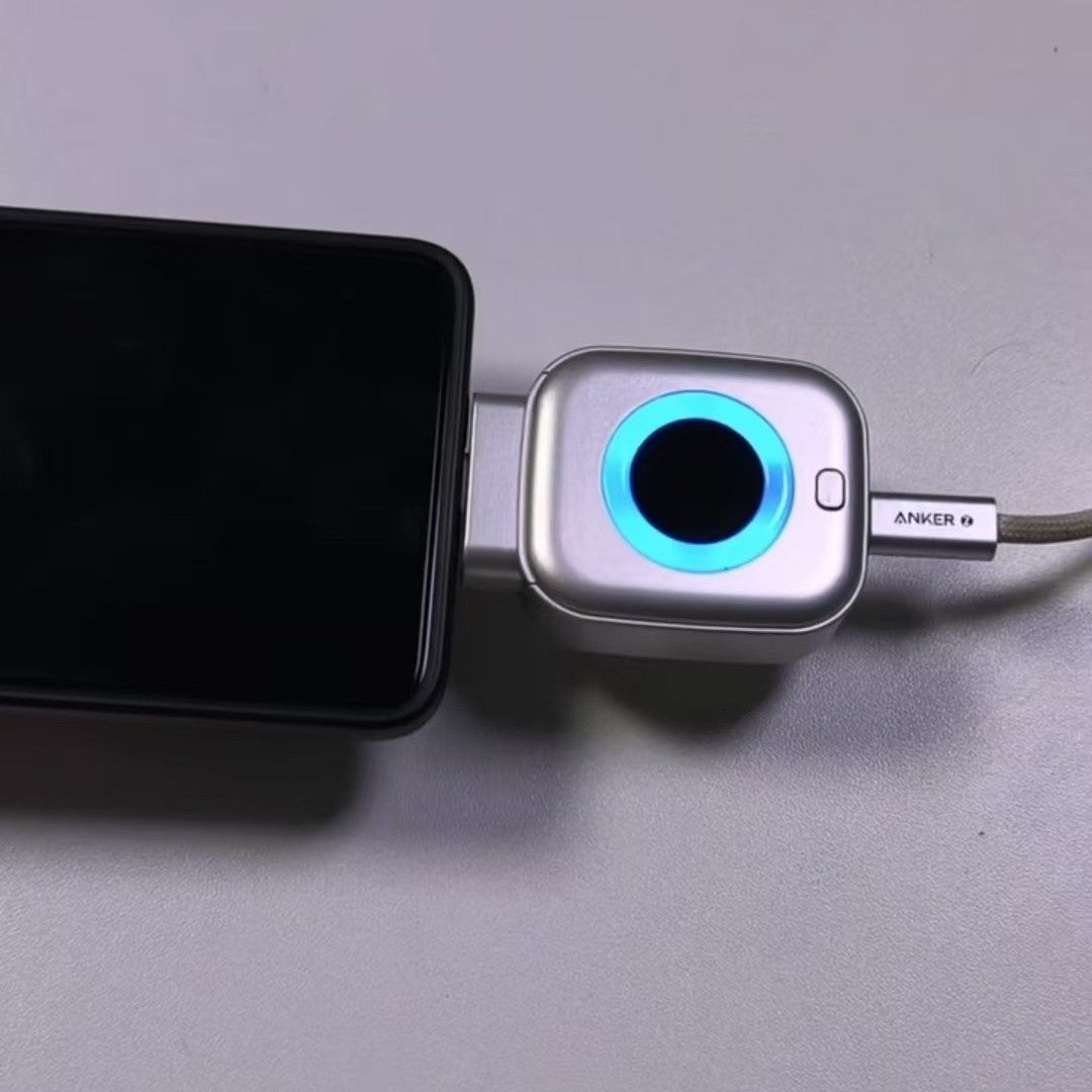 StopCharge™ : l'adaptateur  à intelligence artificielle  qui se désadapte automatiquement  quand votre batterie est pleine.